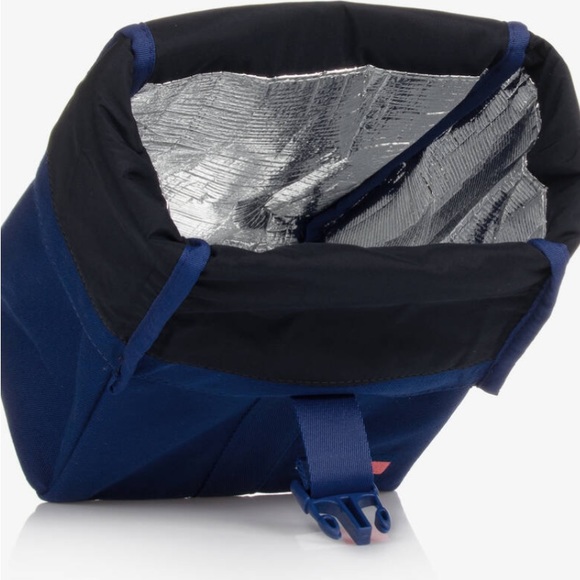 Tommy Hilfiger Lunch box for boys or girl. - Picture 4 of 8